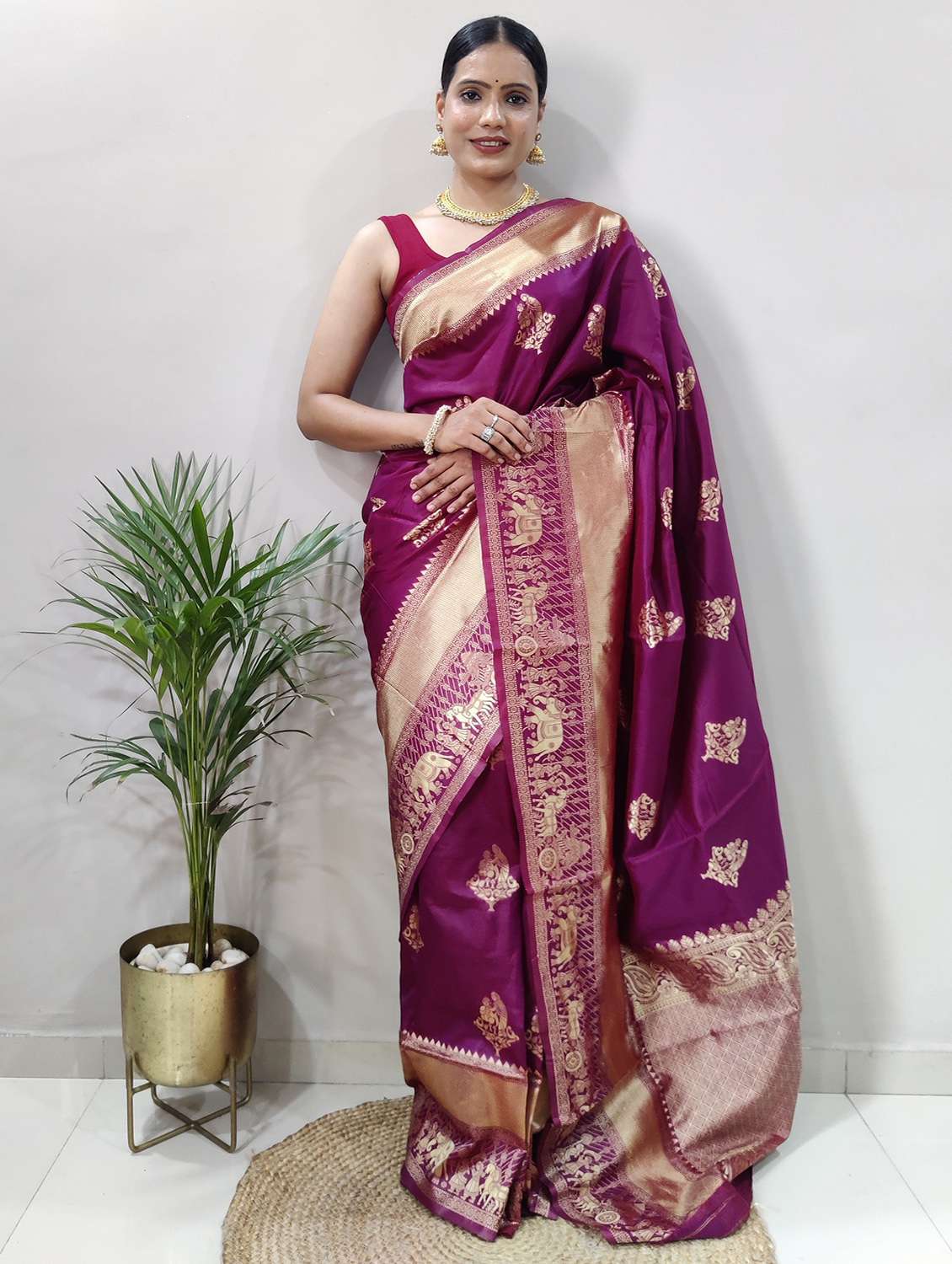 women self design banarasi saree with blouse - 22041511 -  Zoom Image - 0