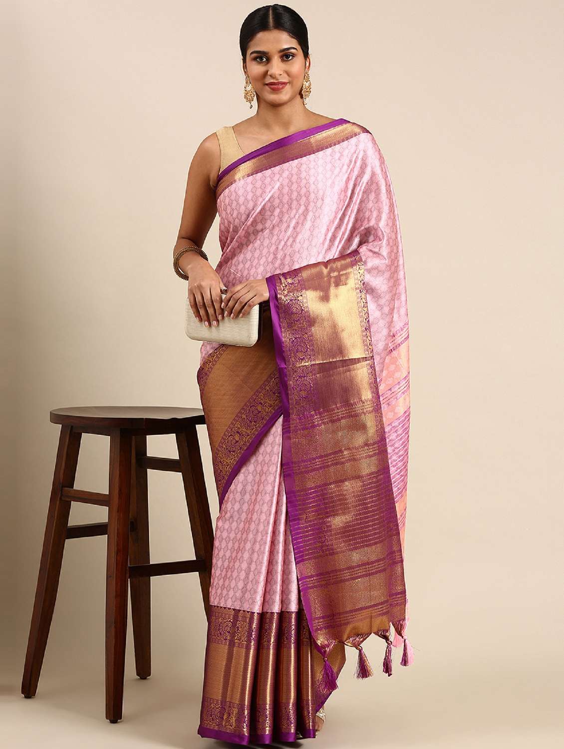 women self design kanjivaram saree with blouse