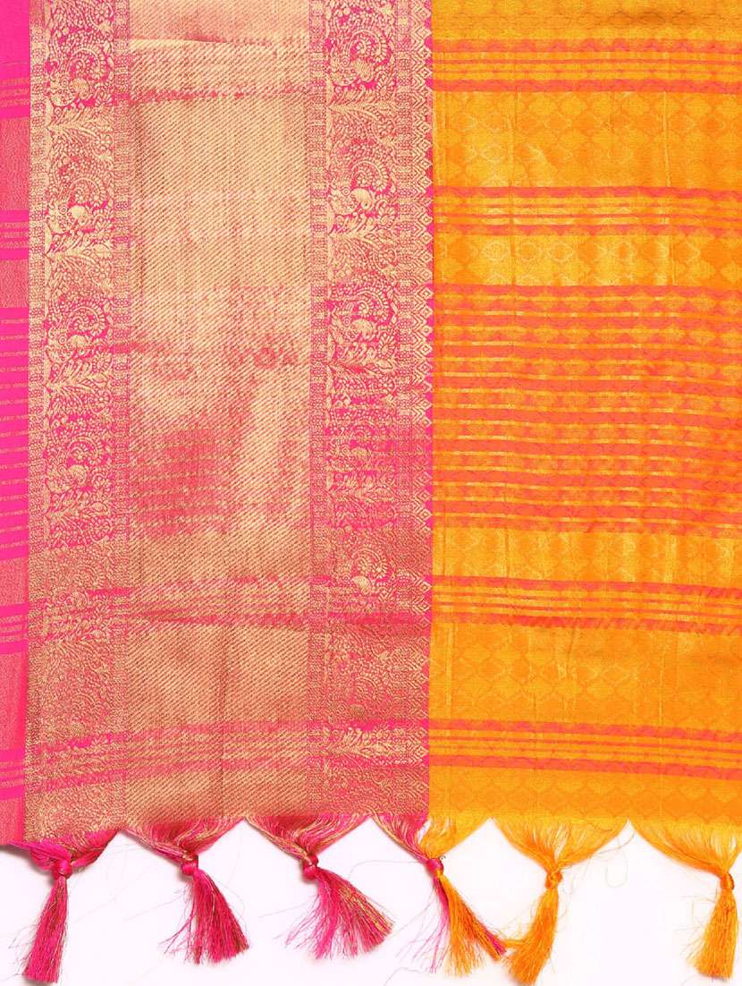 women self design bordered saree with blouse - 22041518 - Standard Image - 3
