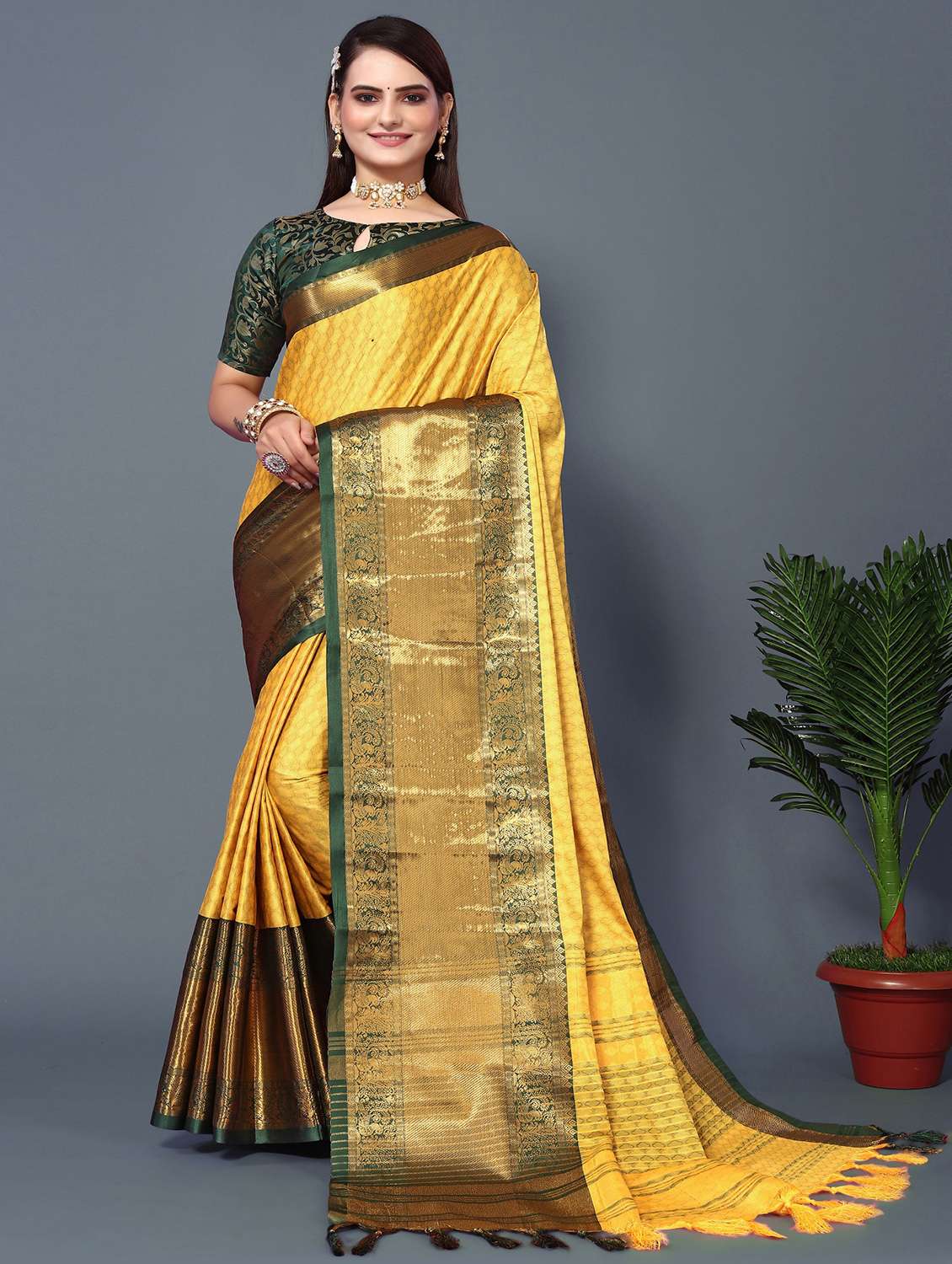 women self design bordered saree with blouse - 22041528 -  Zoom Image - 0