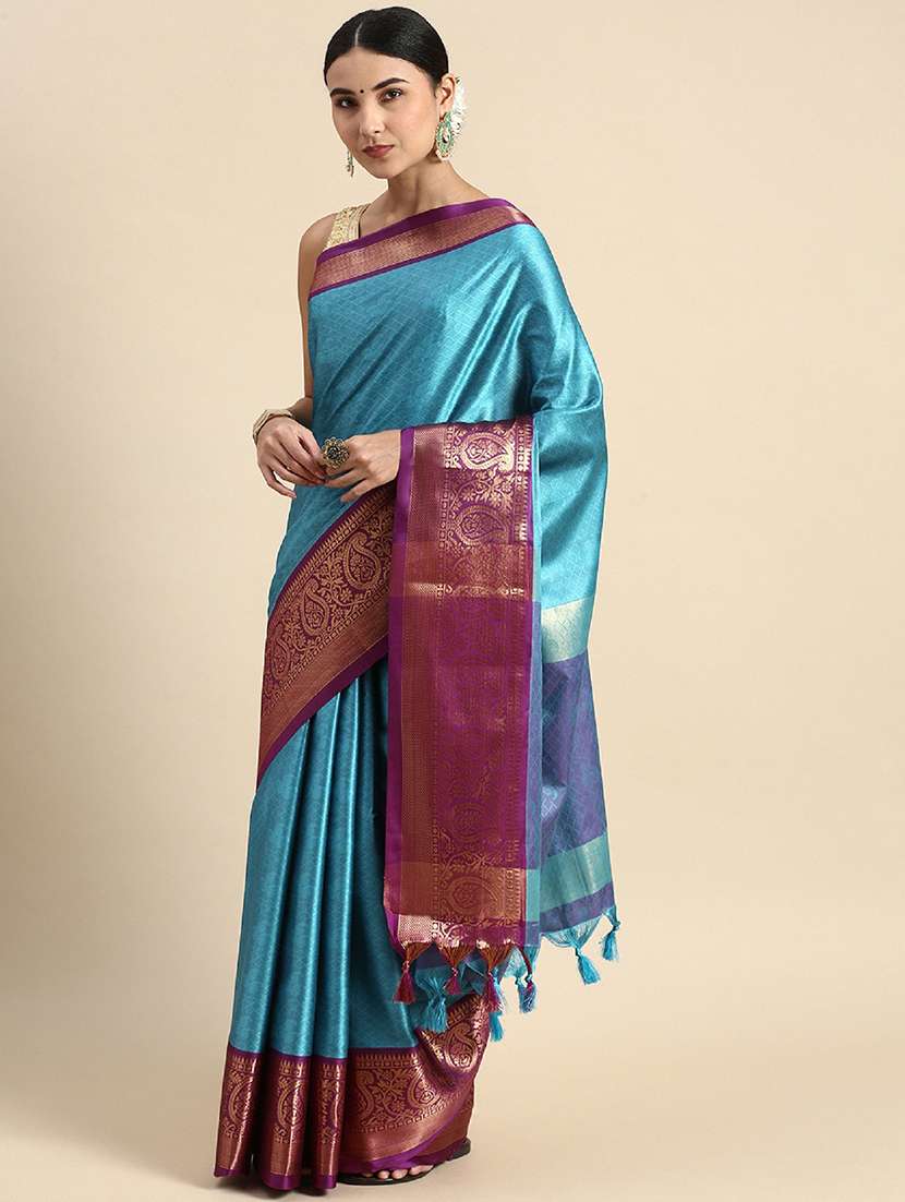 women self design bordered saree with blouse