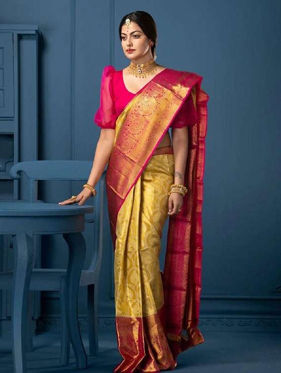 women self design banarasi saree with blouse