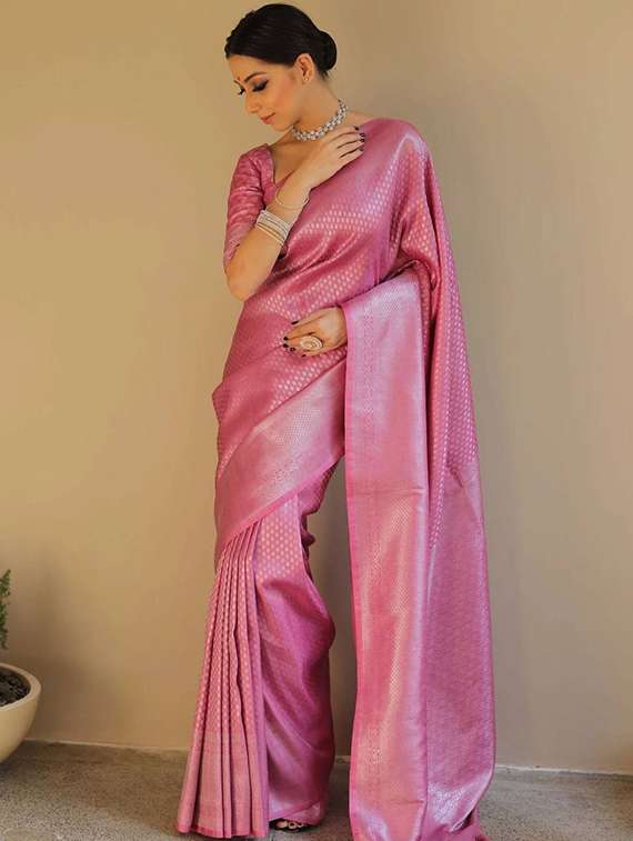 women self design banarasi saree with blouse