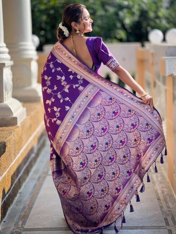 women self design banarasi saree with blouse - 22041607 - Standard Image - 3