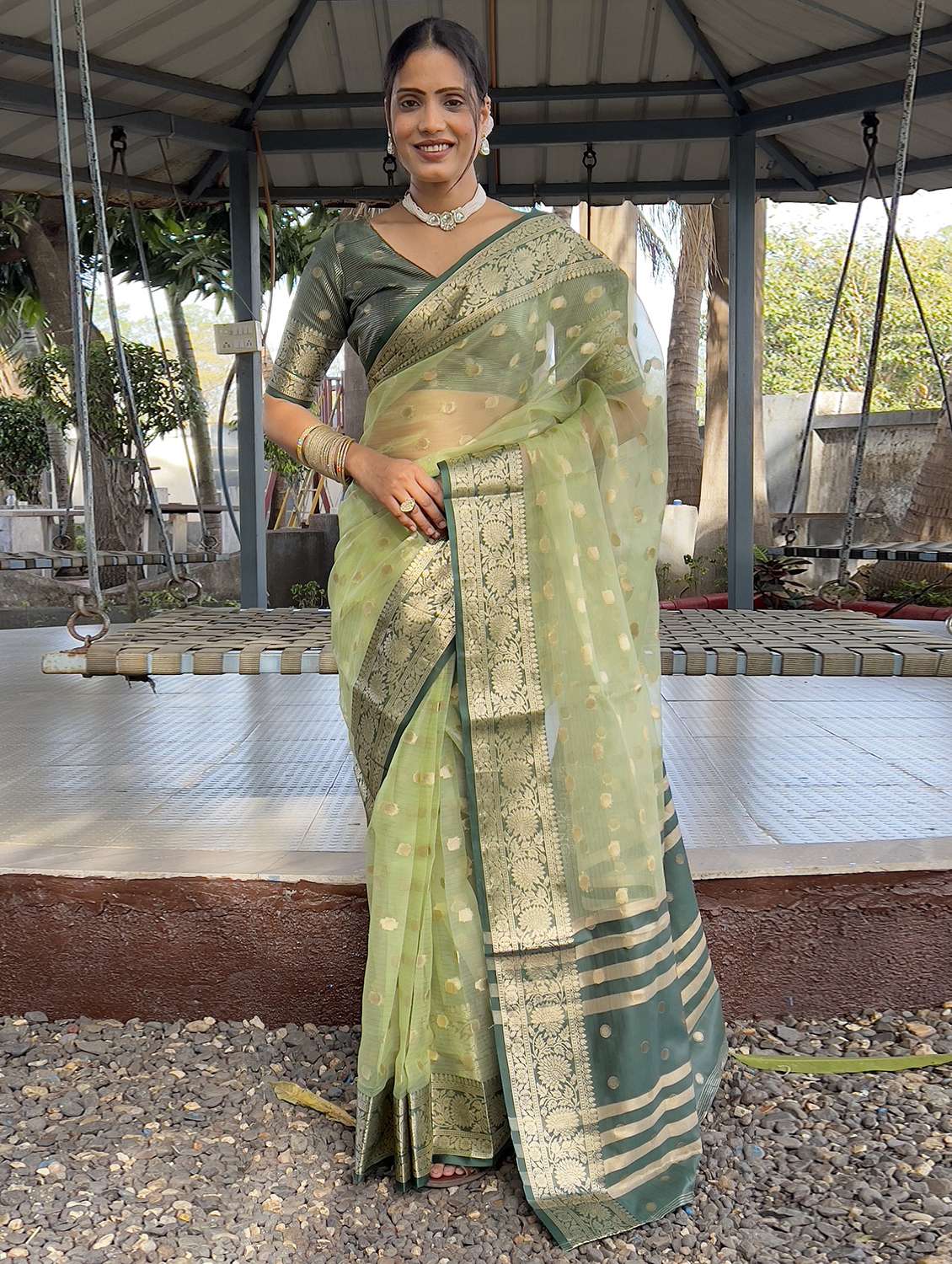 women self design bordered saree with blouse - 22041608 -  Zoom Image - 0