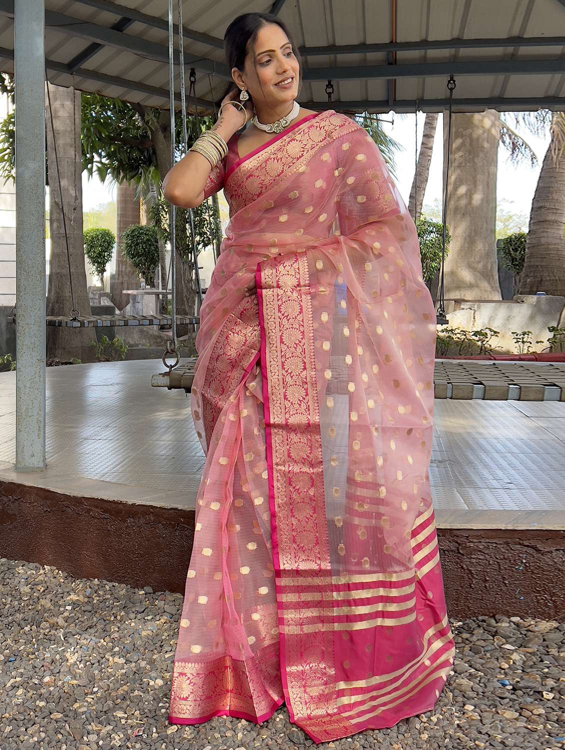 women self design bordered saree with blouse - 22041610 -  Standard Image - 3