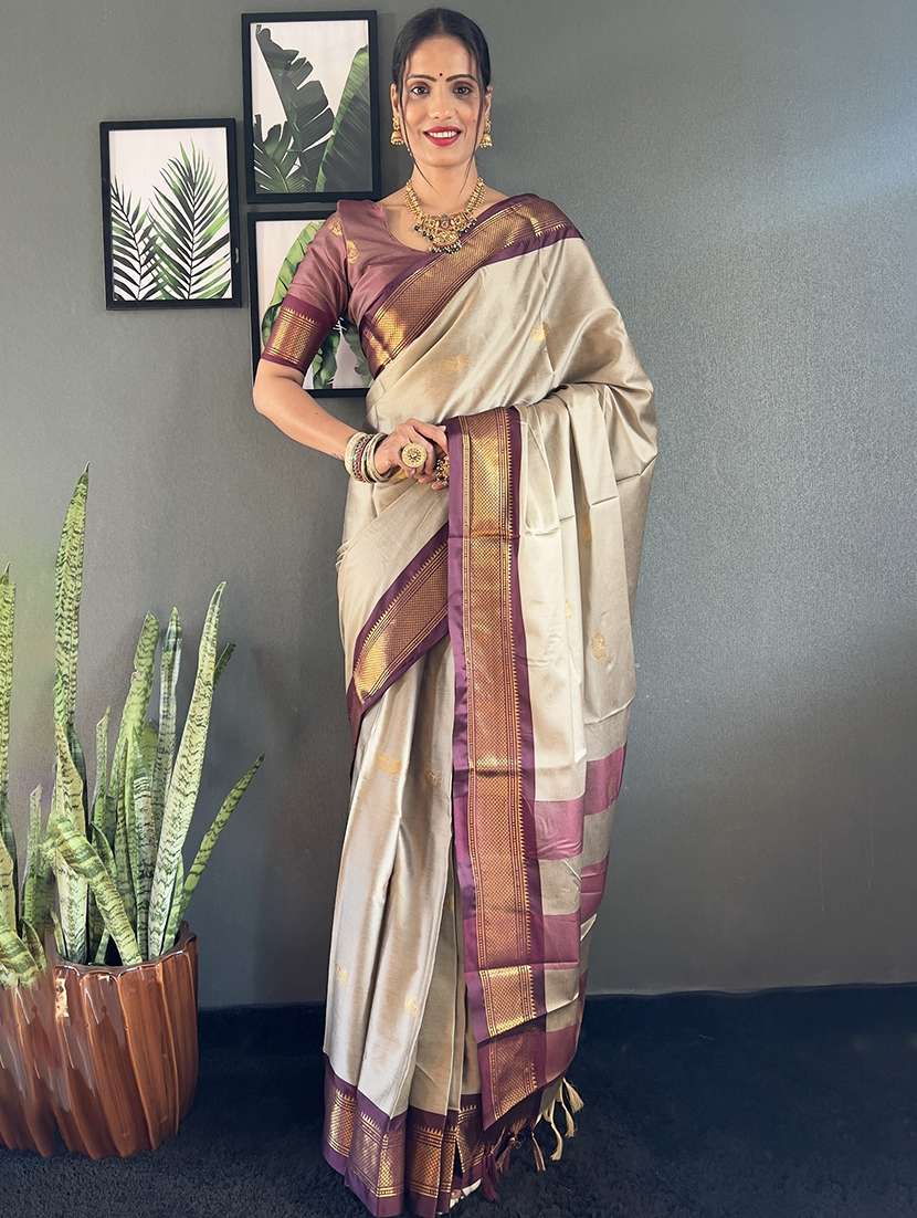 women self design bordered saree with blouse - 22041614 -  Zoom Image - 0