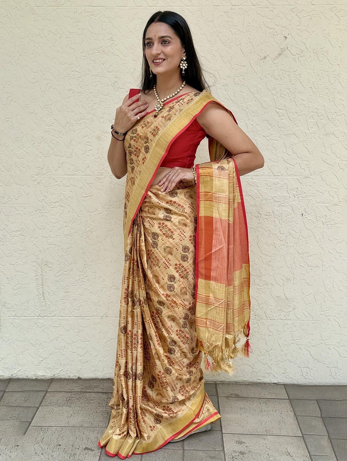 women printed casual wear saree with blouse - 22041627 - Standard Image - 3