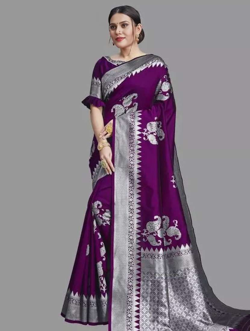women self design banarasi saree with blouse