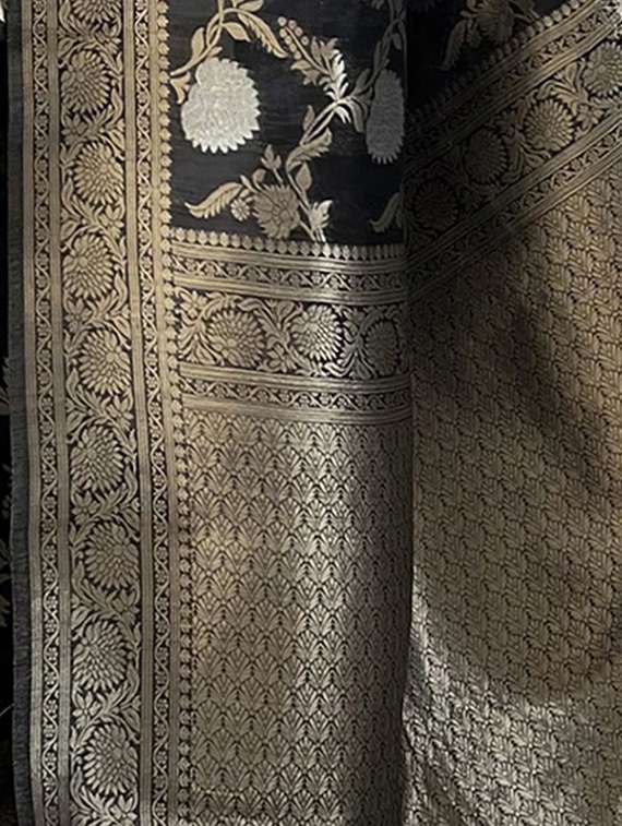 women self design banarasi saree with blouse - 22041699 - Standard Image - 3