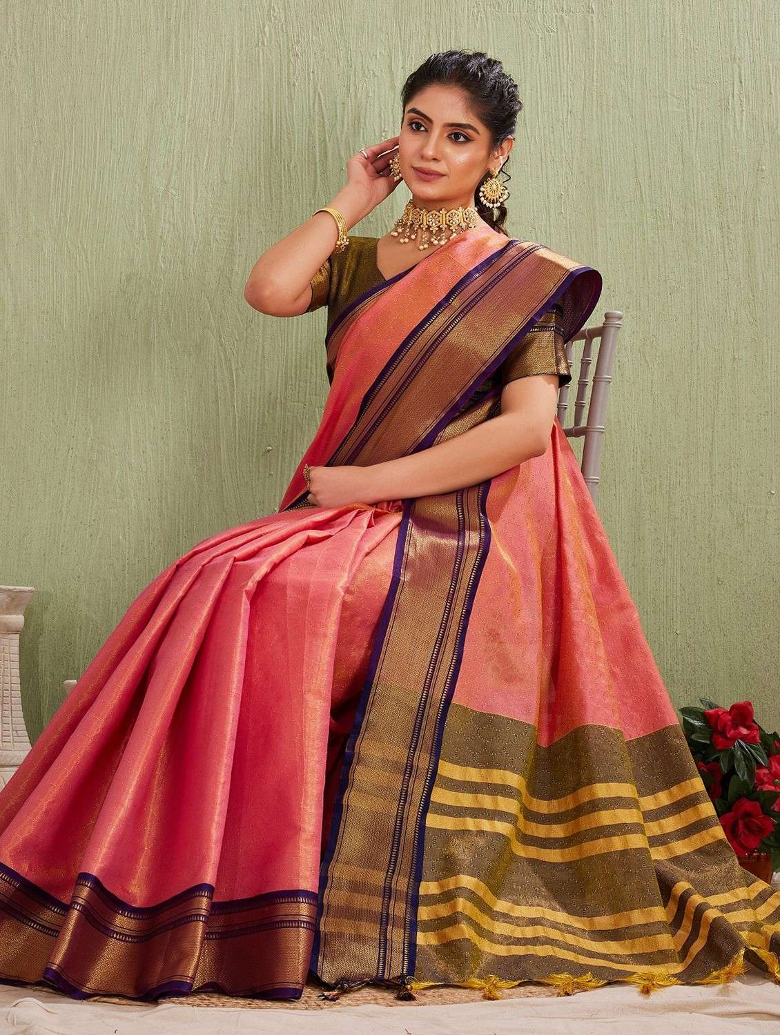 women self design bordered saree with blouse - 22041724 -  Standard Image - 3