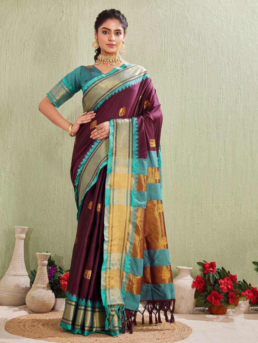 women self design bordered saree with blouse