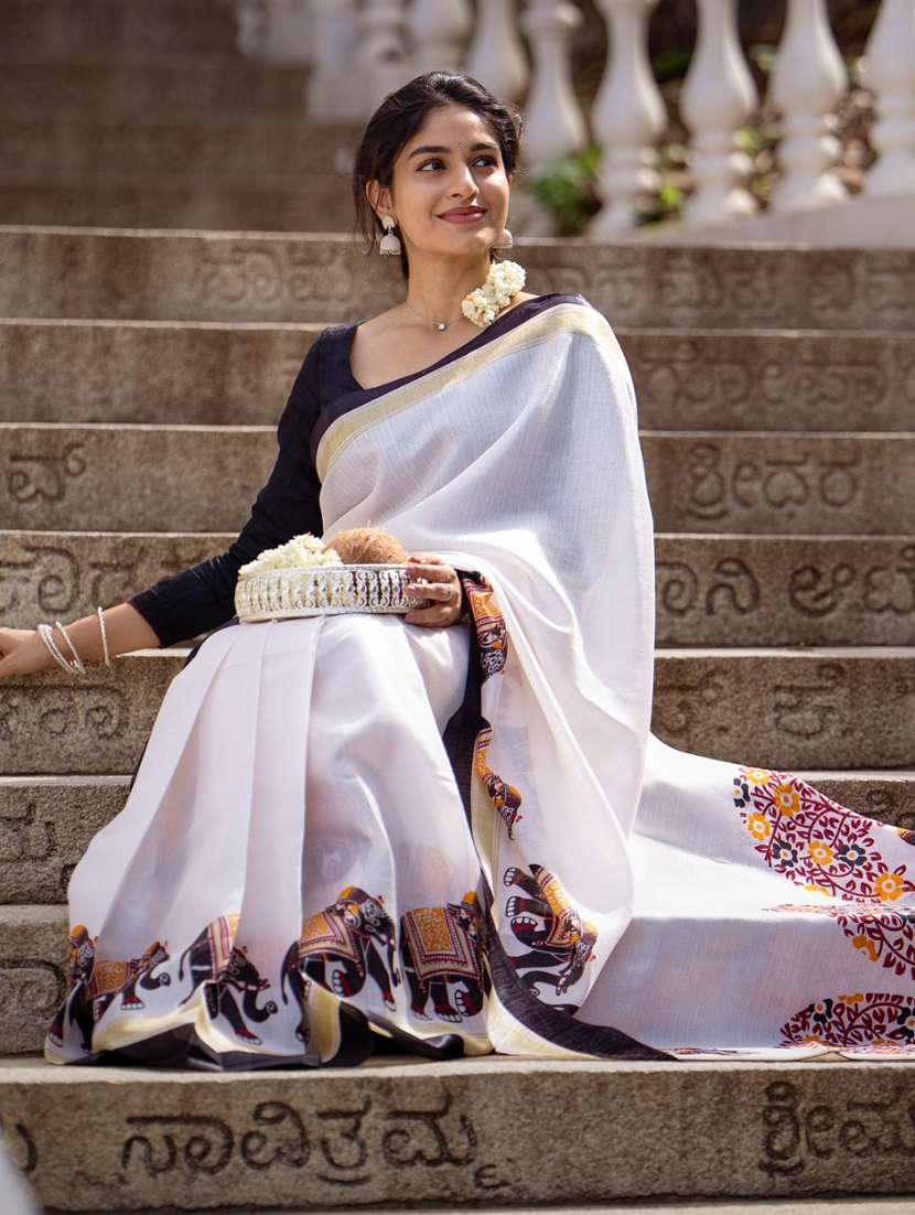 women printed casual wear saree with blouse - 22041739 - Standard Image - 3