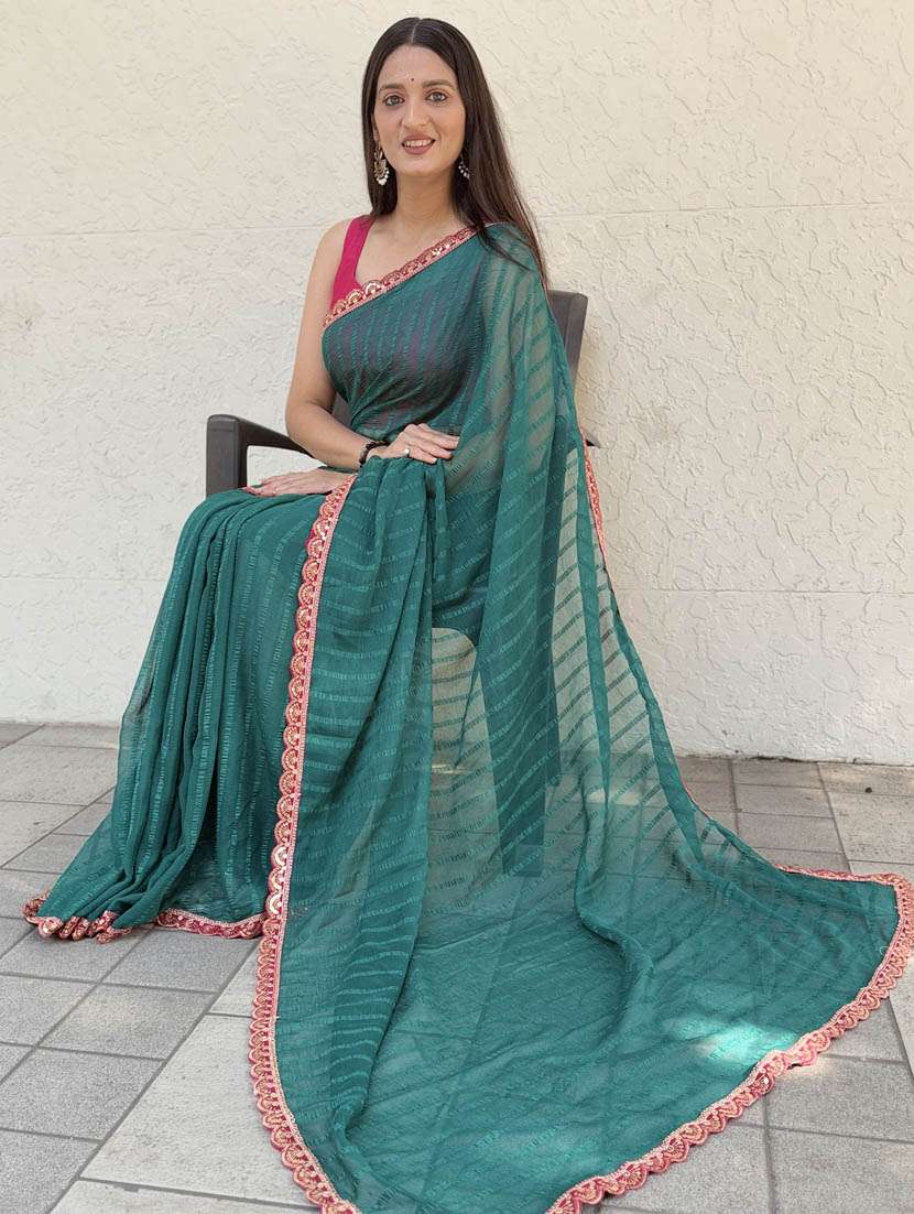 women striped bordered saree with blouse - 22041752 - Standard Image - 3