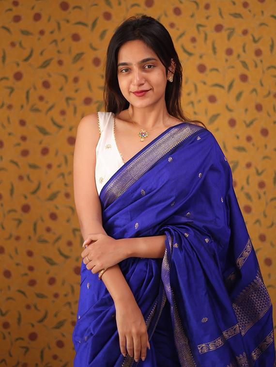 women self design bordered saree with blouse - 22041775 - Standard Image - 3