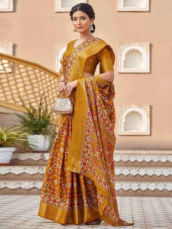 women printed bordered saree with blouse