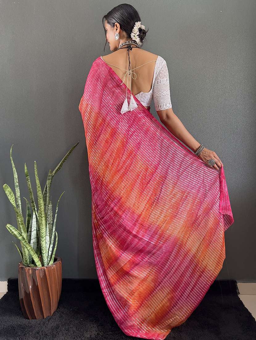 women printed casual wear saree with blouse - 22041791 - Standard Image - 3
