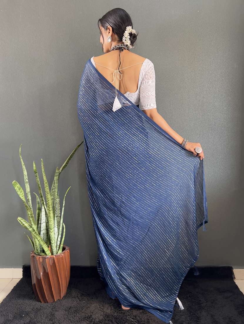 women striped printed saree with blouse - 22041796 - Standard Image - 3