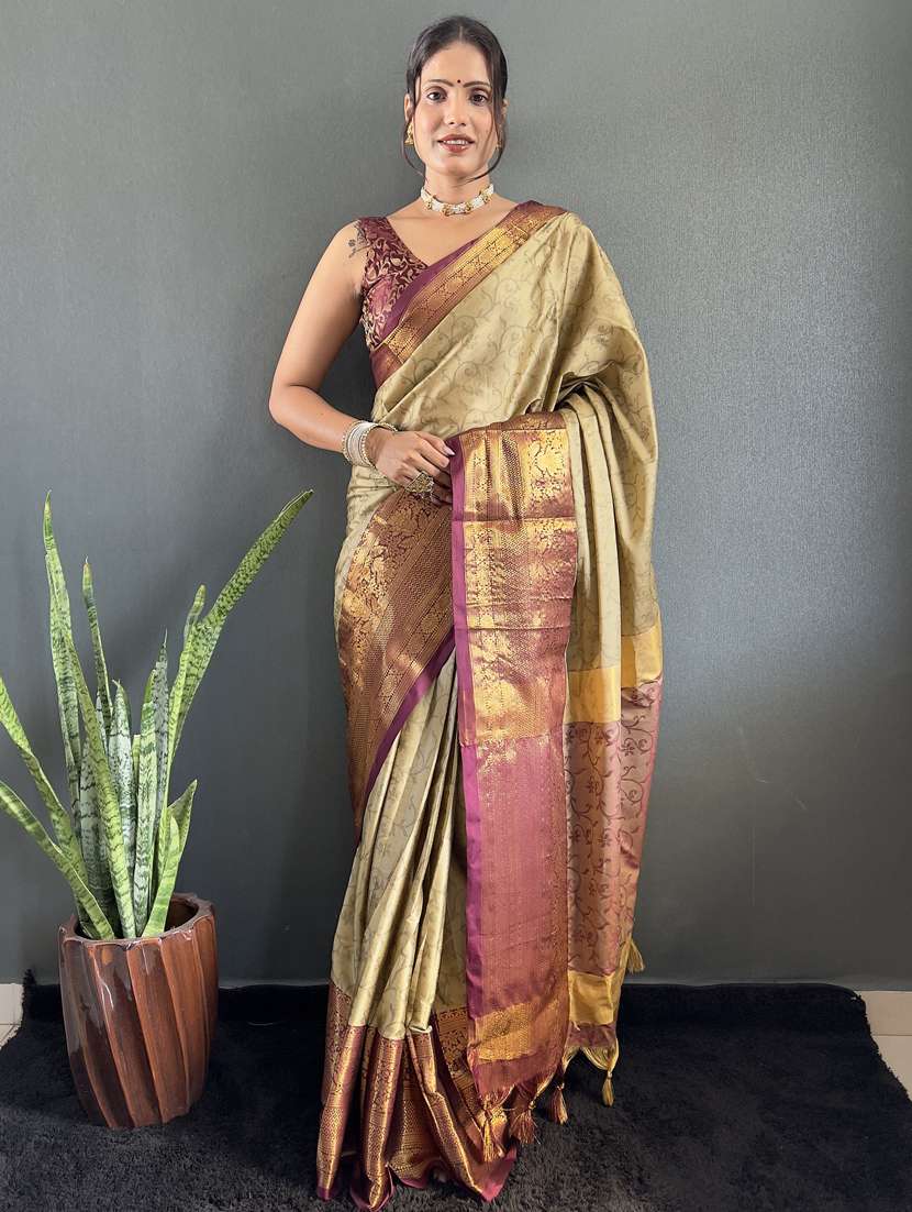 women self design bordered saree with blouse - 22041808 -  Zoom Image - 0
