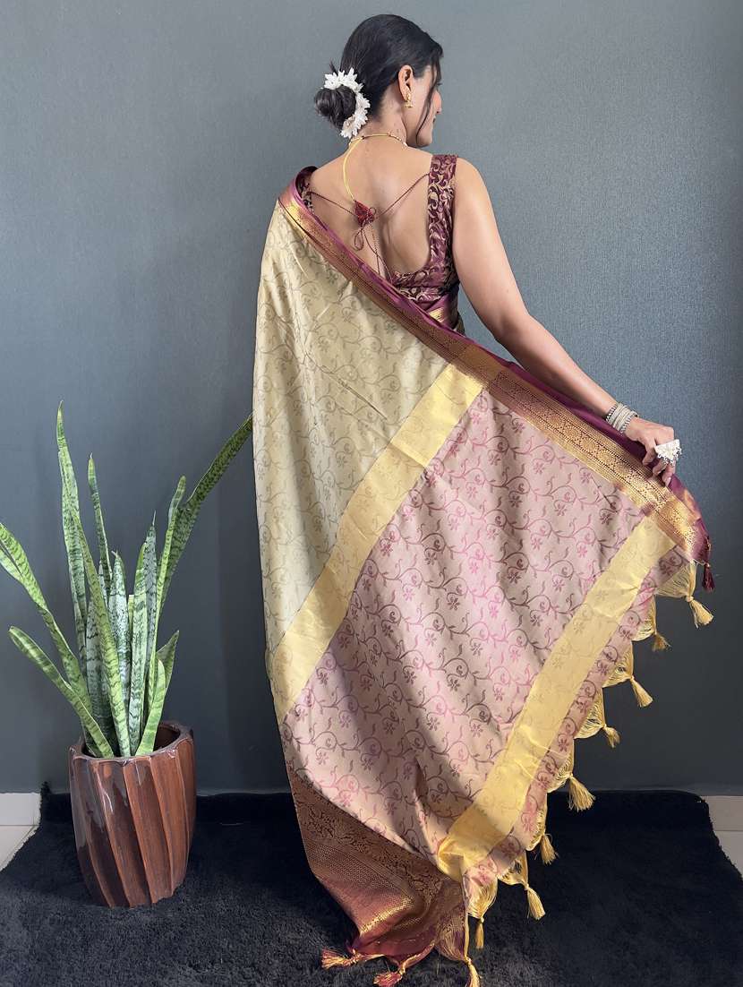 women self design bordered saree with blouse - 22041808 -  Standard Image - 3