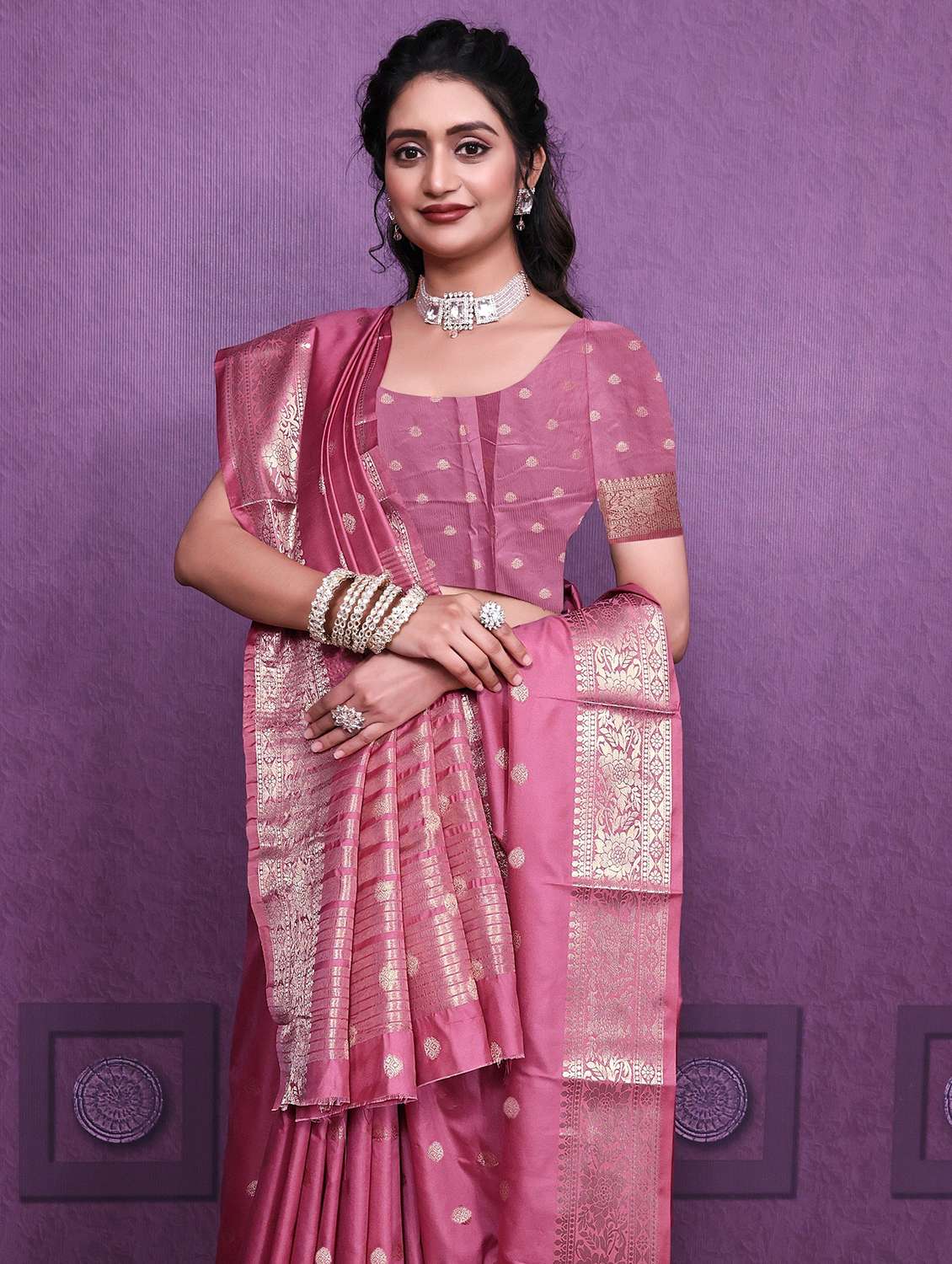 women self design banarasi saree with blouse - 22041822 - Standard Image - 3