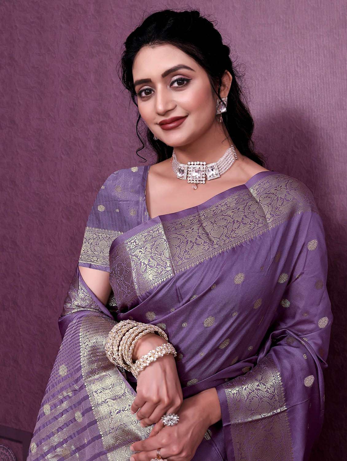 women self design banarasi saree with blouse - 22041831 - Standard Image - 3