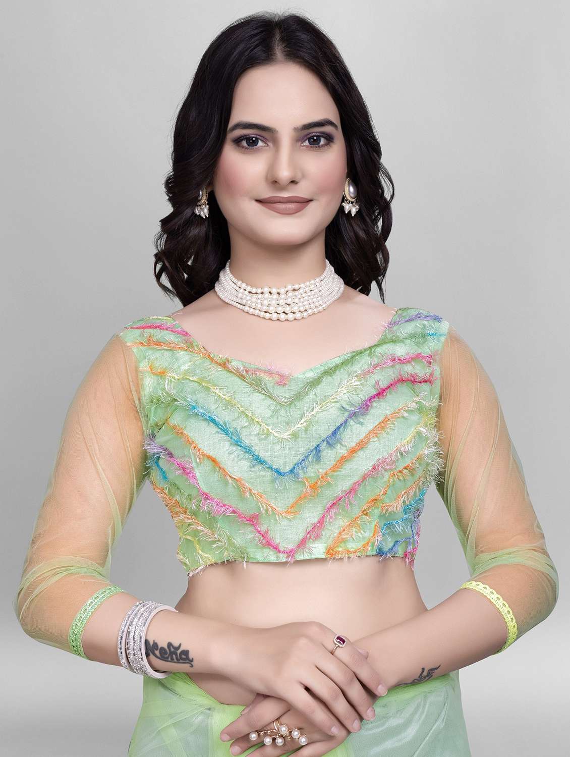 women solid with work embroidered saree with blouse - 22041870 - Standard Image - 5