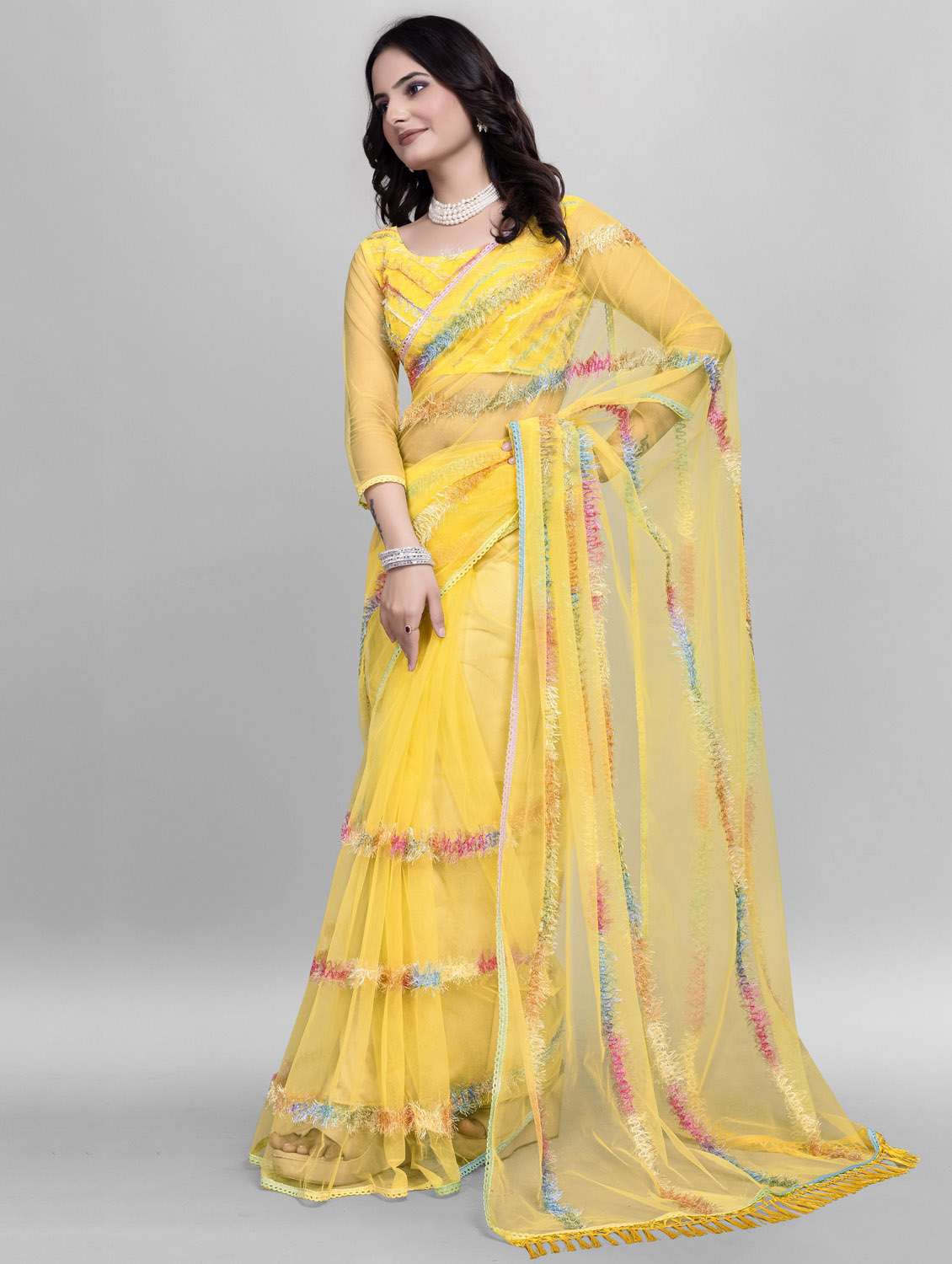 women solid with work embroidered saree with blouse - 22041872 - Standard Image - 3