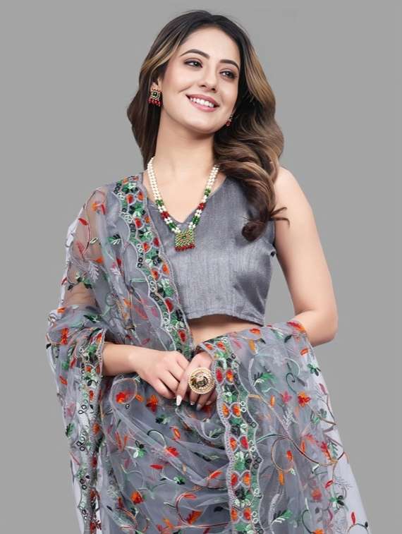 women solid with work embroidered saree with blouse - 22041874 -  Standard Image - 3