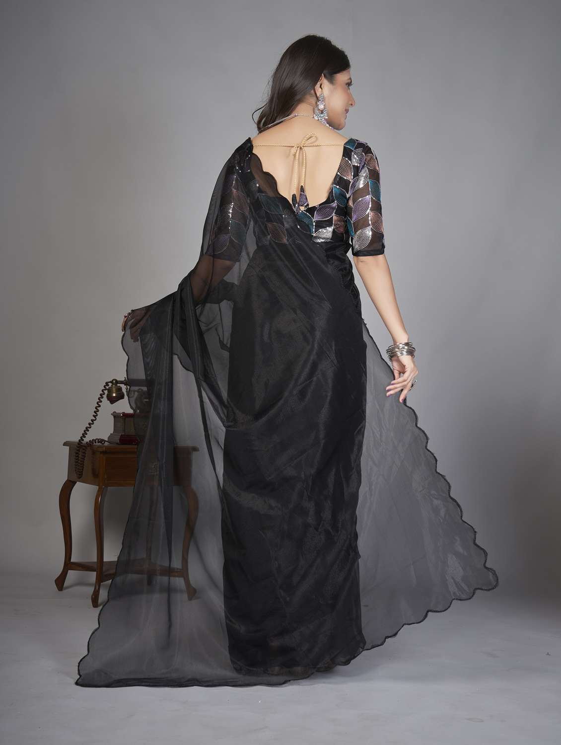 women solid plain saree with blouse - 22041892 - Standard Image - 3