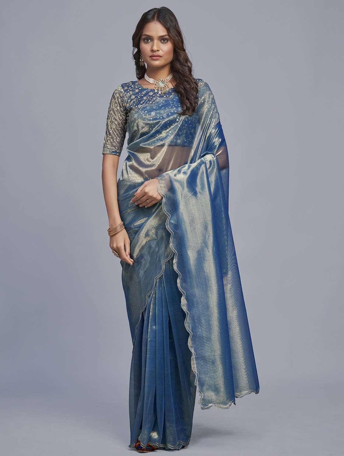women solid plain saree with blouse - 22041899 - Zoom Image - 0