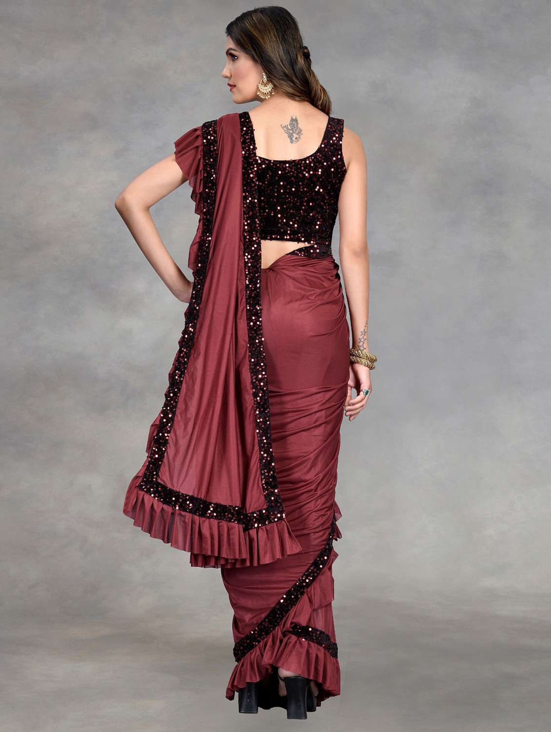 women solid with ruffle bordered saree with blouse - 22041940 - Standard Image - 3