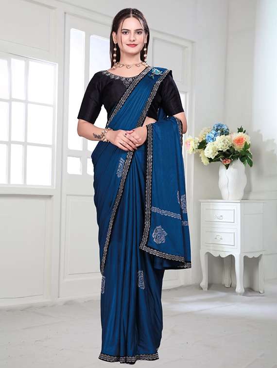 women printed bordered saree with blouse