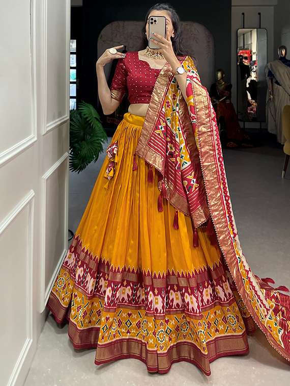 women printed flared lehenga choli with duppata set