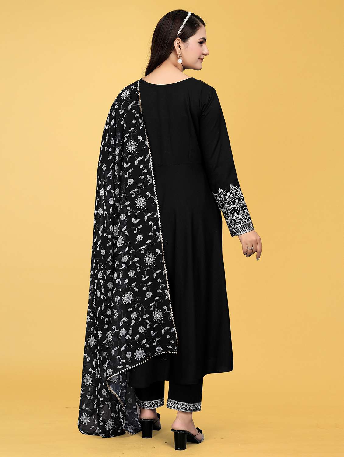 women printed long sleeve kurta pant with dupatta set - 22042179 -  Standard Image - 3
