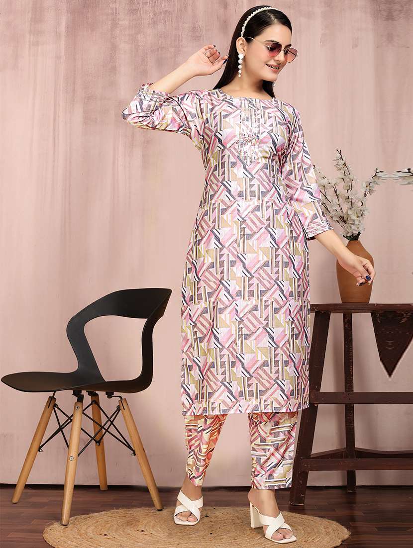 women printed three quarter sleeve kurta pant set
