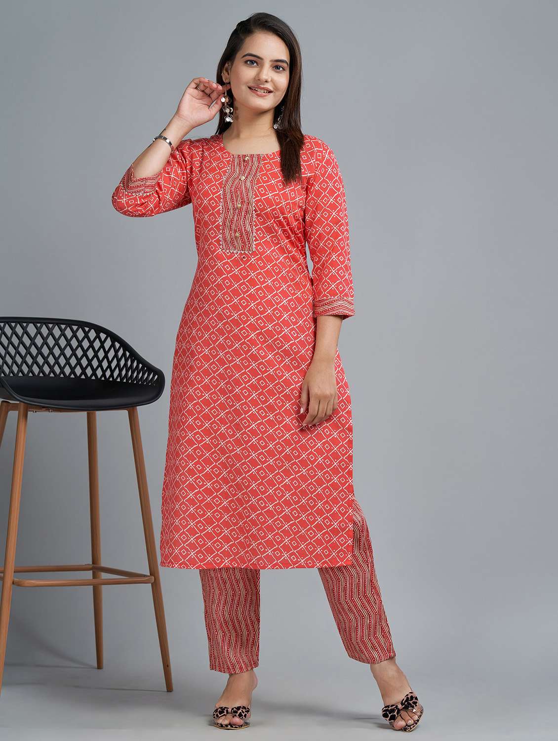women printed three quarter sleeve kurta pant set