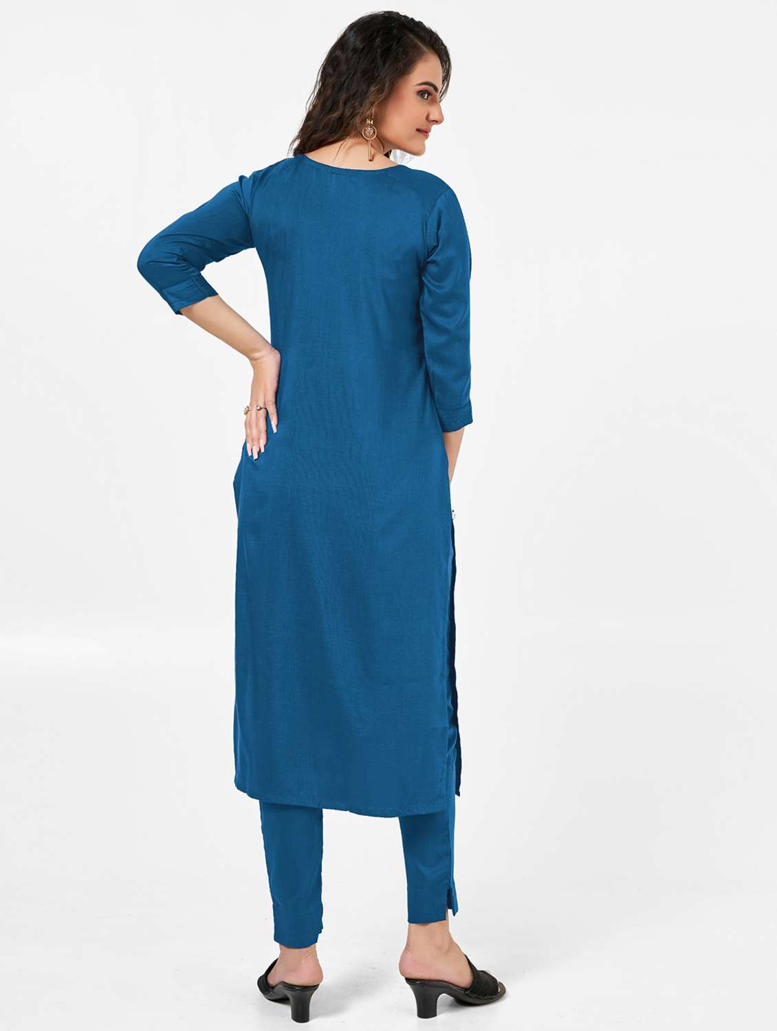 women self design three quarter sleeve kurta pant set - 22042228 -  Standard Image - 3