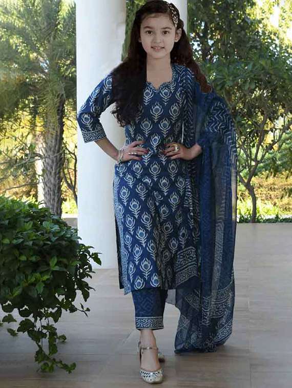 girls printed kurta and pant with dupatta set