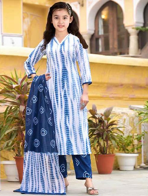 girls printed kurta and pant with dupatta set - 22042248 -  Standard Image - 0