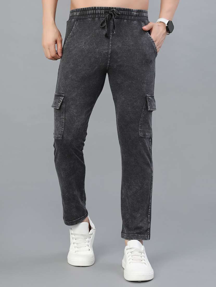 men solid mid rise regular fit cargo