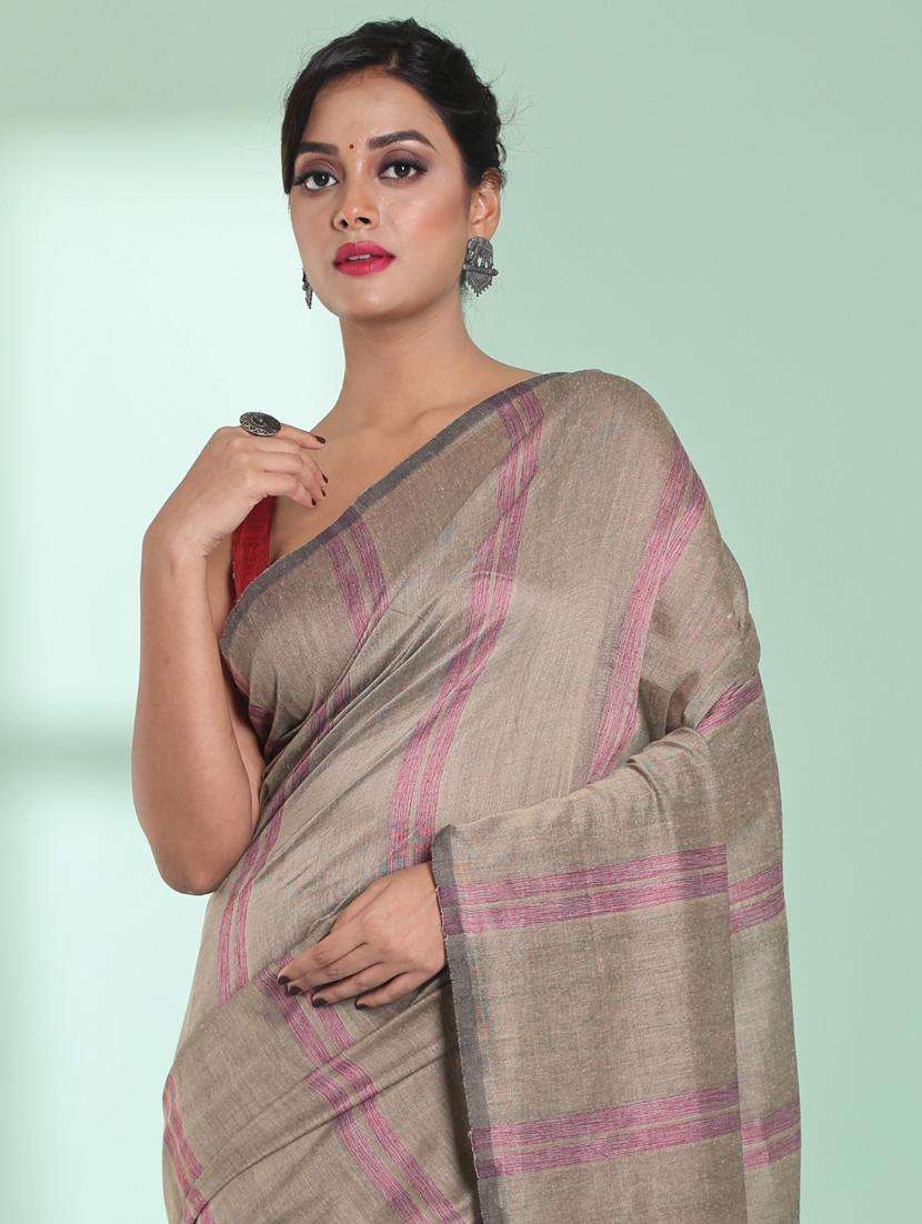 women striped handloom saree with blouse - 22042746 -  Standard Image - 3