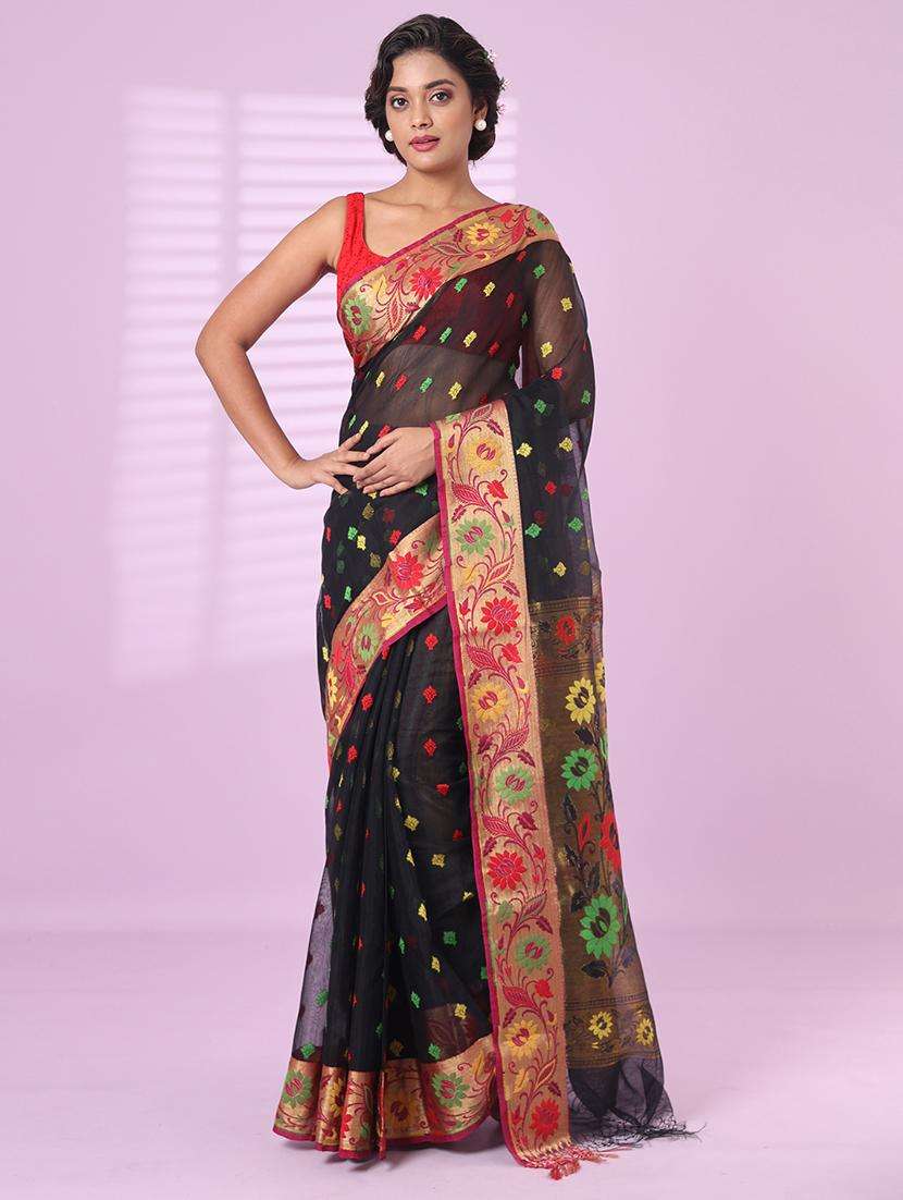 women self design bordered saree with blouse