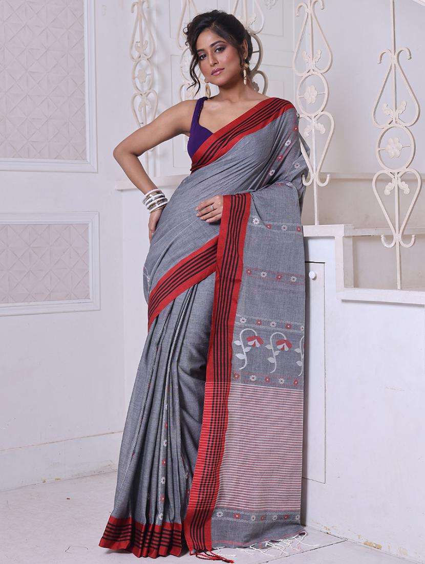 women self design handloom saree with blouse