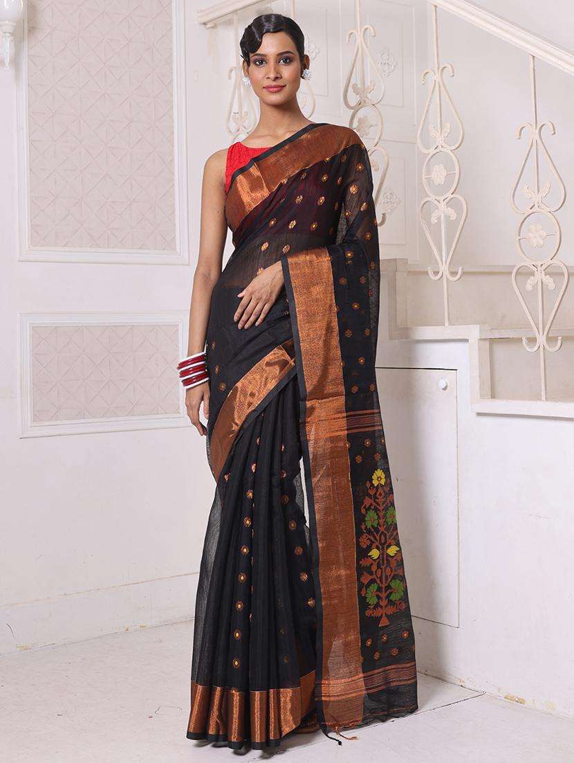 women self design handloom saree with blouse