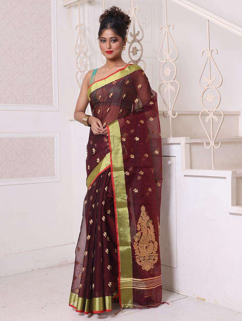 women self design handloom saree with blouse