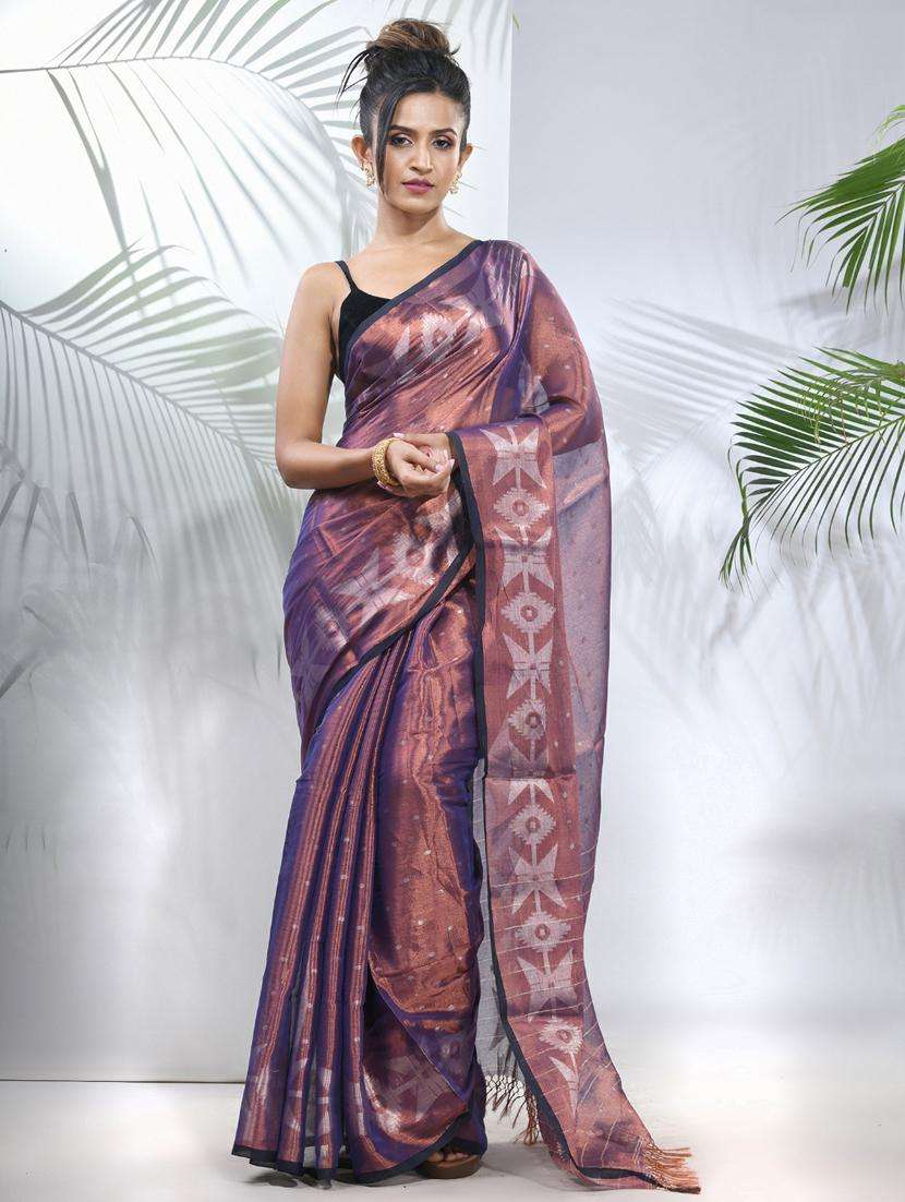 women self design handloom saree with blouse