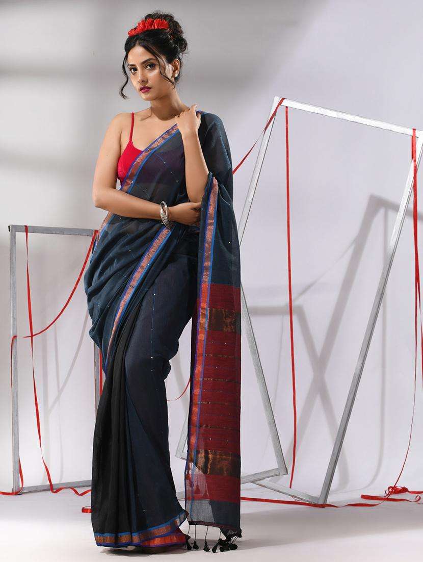 women self design handloom saree with blouse