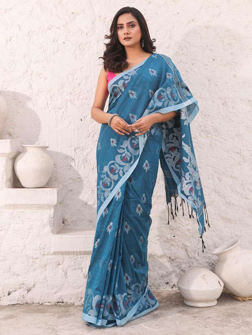 women self design handloom saree with blouse