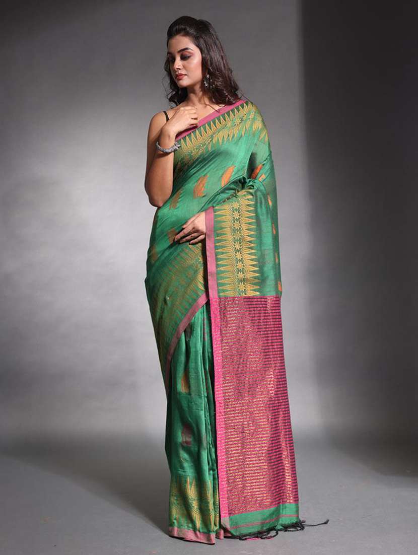 women self design bordered saree with blouse